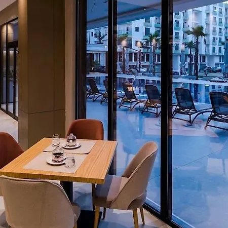 Luxury Apartmanhotel Golem