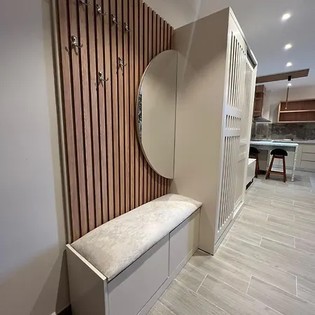 Luxury * Golem (Tirana)