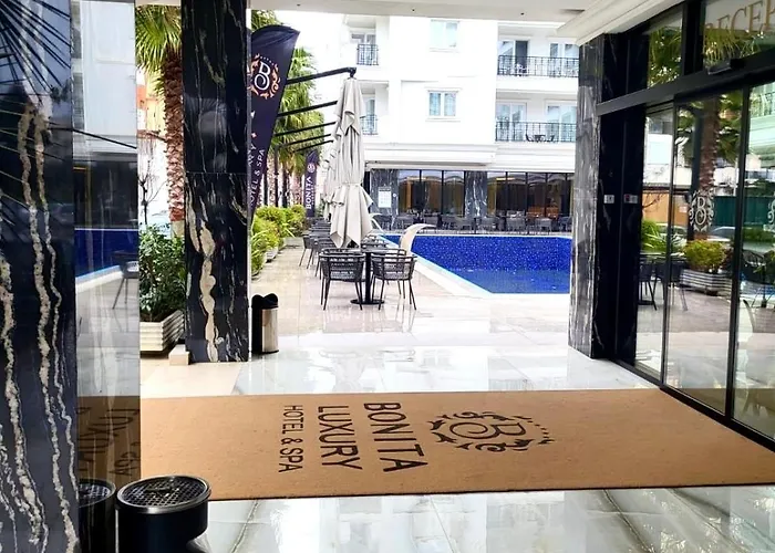 Luxury Aparthotel Golem (Tirana)